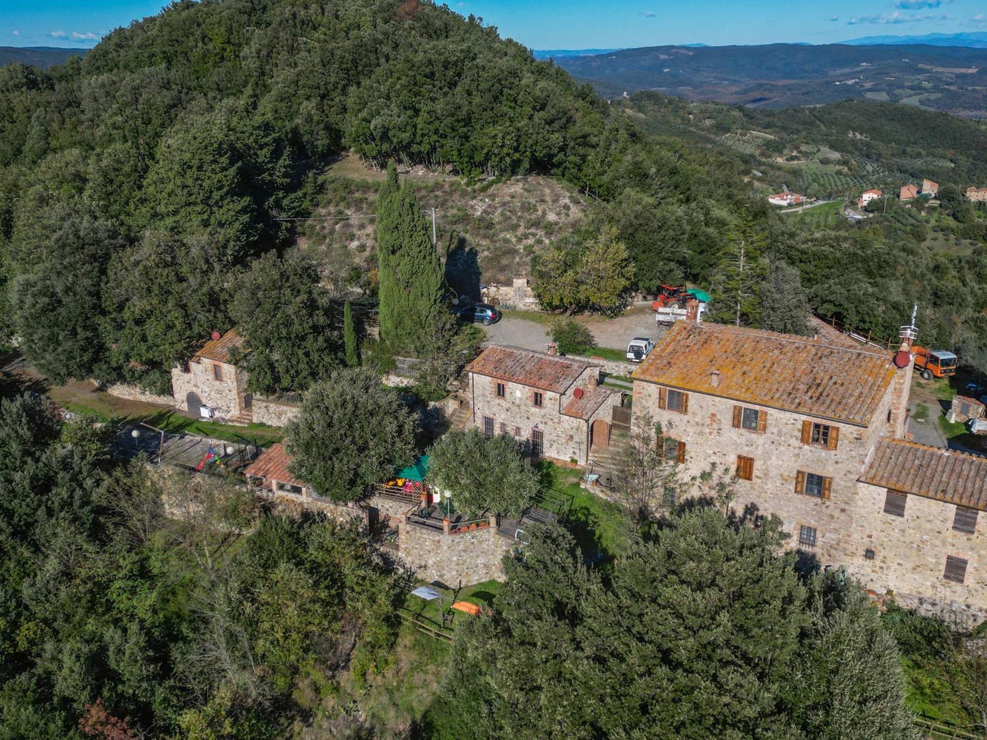 Вілла Agriturismo Antico Borgo Montacuto Pari Екстер'єр фото