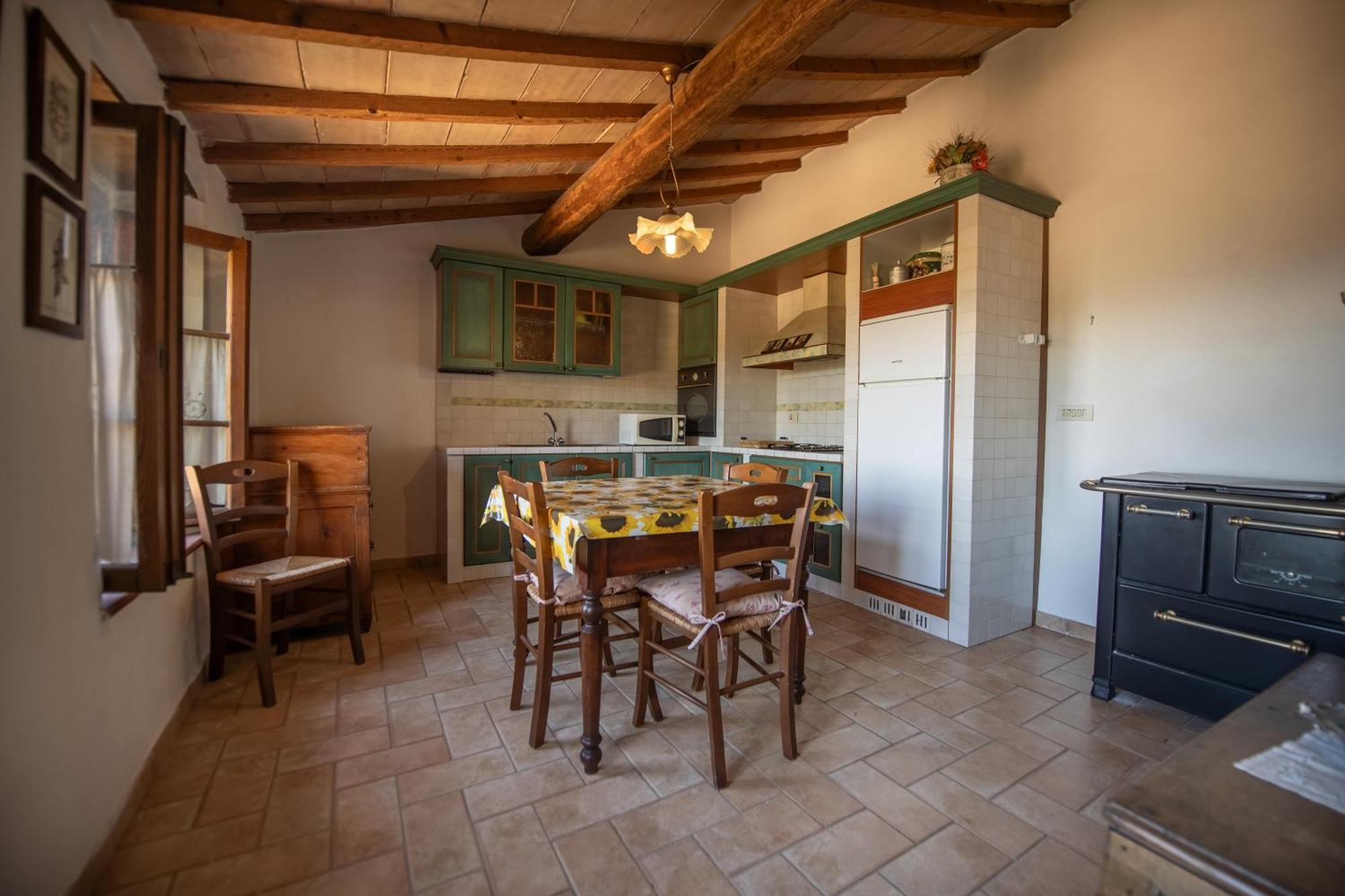 Agriturismo Antico Borgo Montacuto Pari Екстер'єр фото