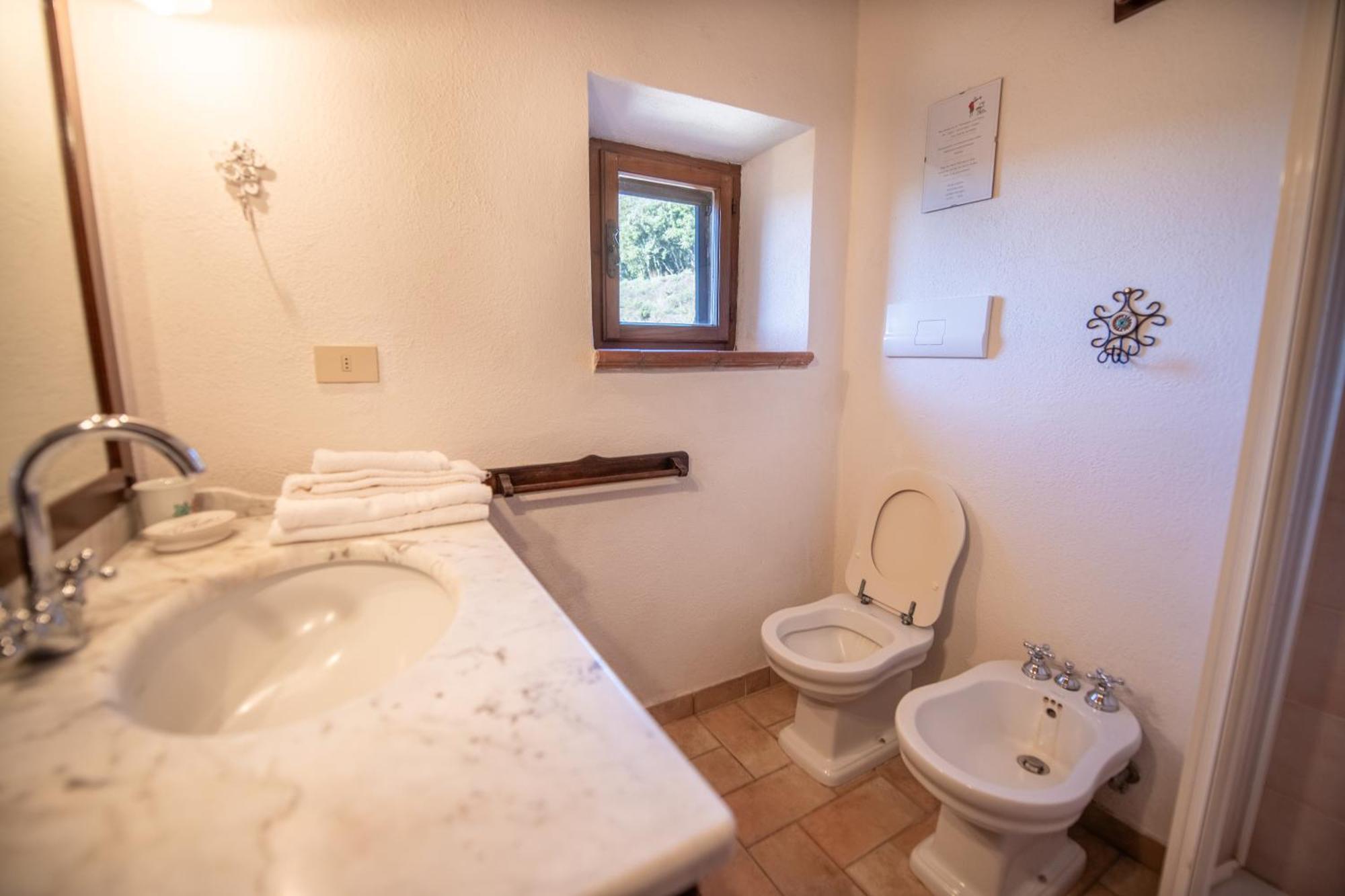 Agriturismo Antico Borgo Montacuto Pari Номер фото