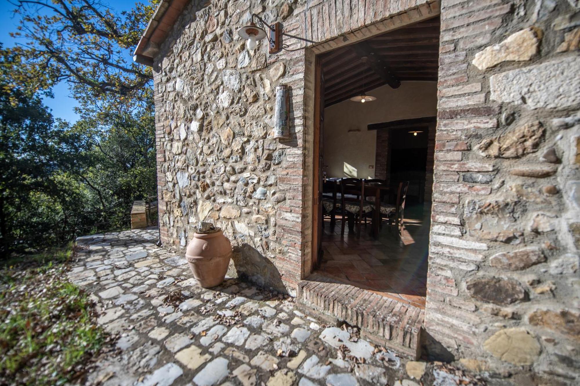 Agriturismo Antico Borgo Montacuto Pari Номер фото